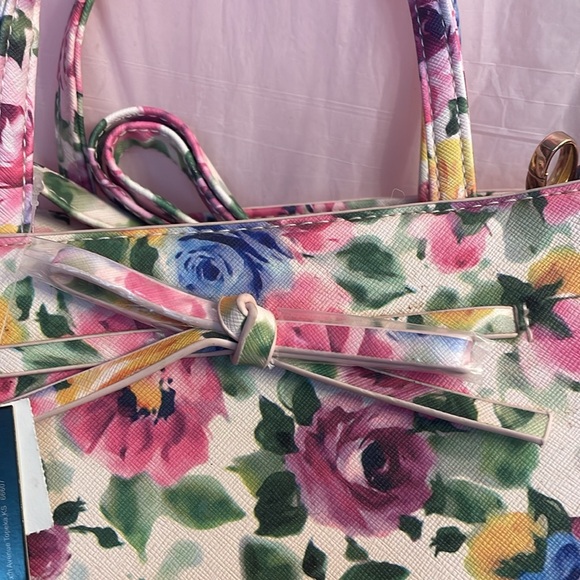 Christian Siriano Floral 🌸Crossbody/Handbag W/Matching Wallet.NWT🔺FIRM🔺 - Picture 3 of 13